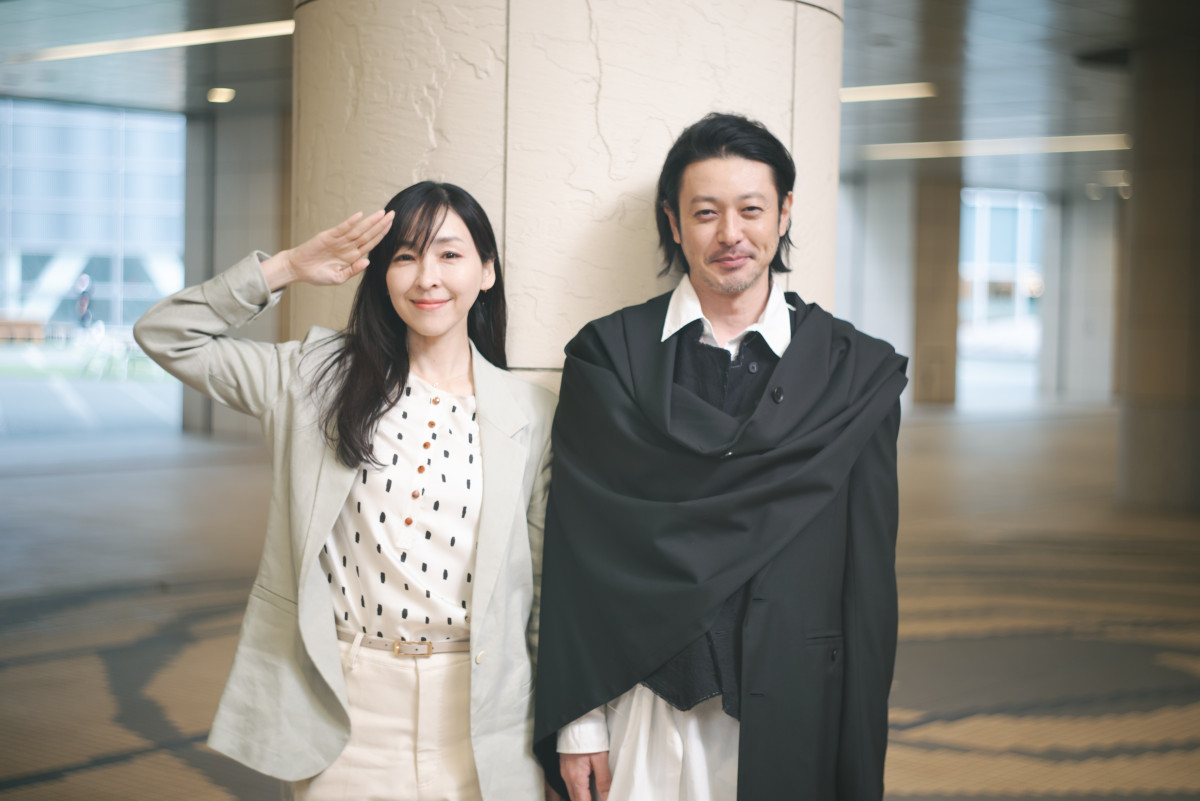 ドラマ『魔物』最終話に出演する(左から)麻生久美子、オダギリジョー