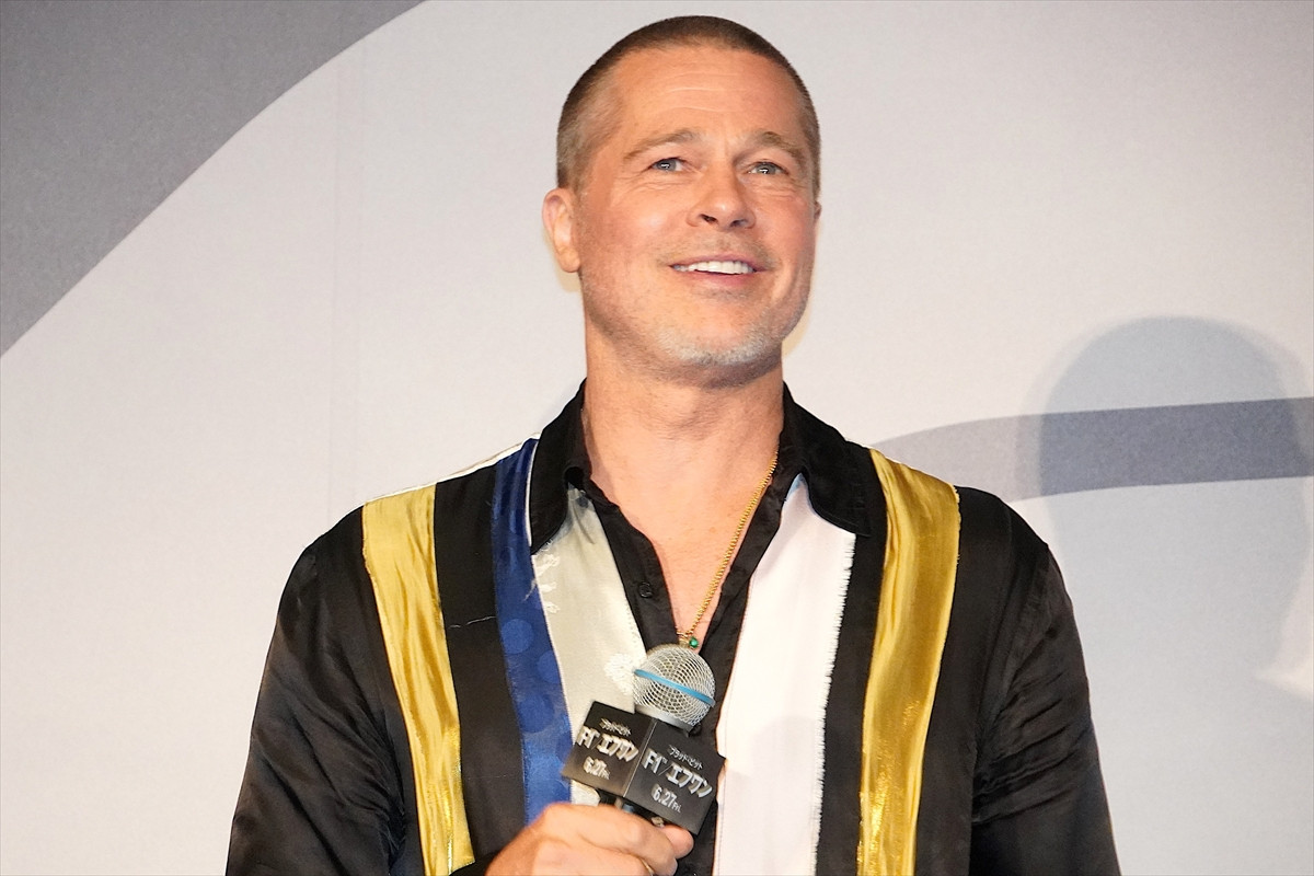 ブラッド・ピット、中尾明慶に現金と金言のプレゼント！「夜があれば、朝が来る」