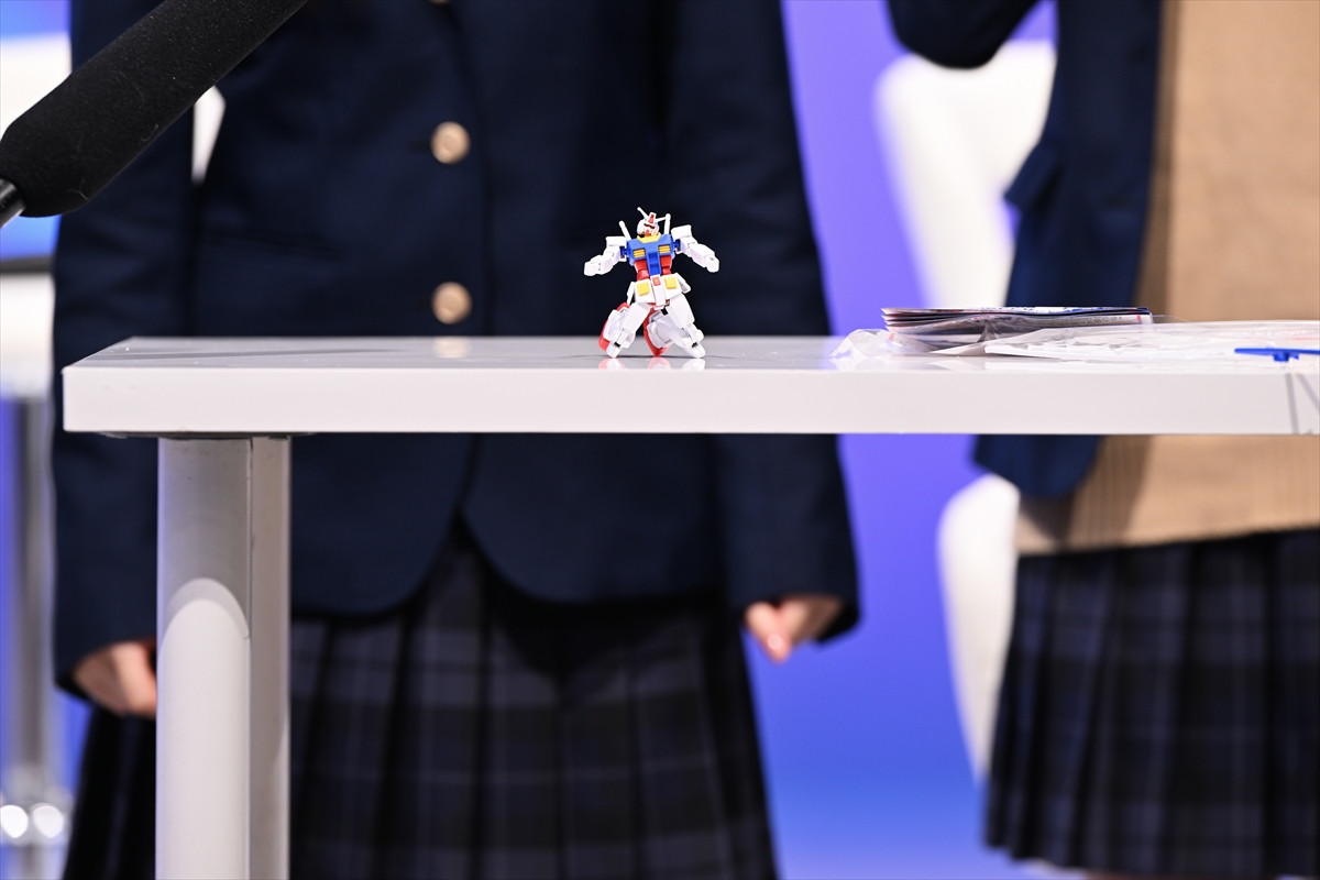 乃木坂46・賀喜遥⾹＆筒井あやめ、制服姿で登場　W主演ドラマで青春を感じる