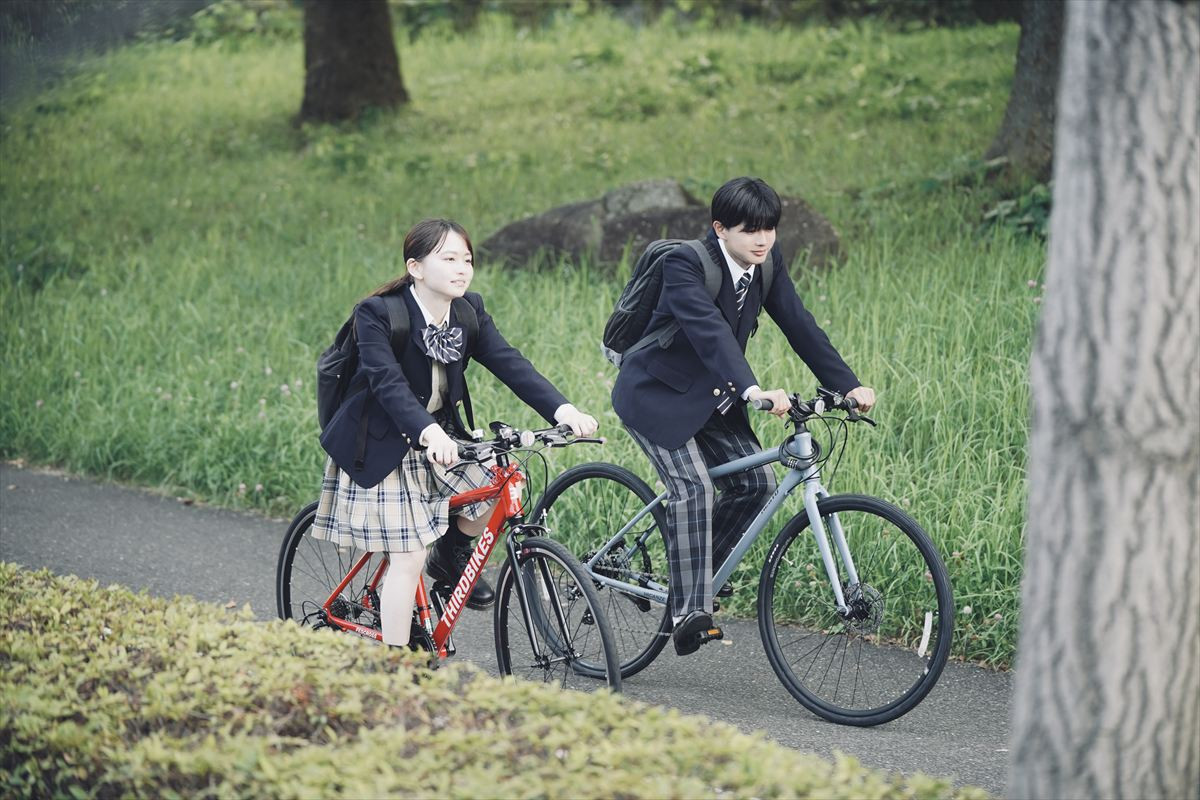 長尾謙杜×山田杏奈『恋に至る病』一途な想いと疑念が交錯する――場面写真一挙解禁