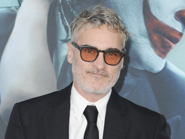 ホアキン・フェニックス、トーク番組での奇行を謝罪「人生最悪の夜だった」