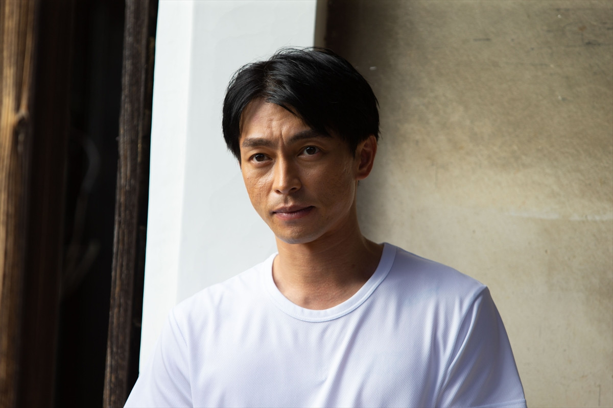 遠藤雄弥、得体のしれない“存在”に立ち向かう妻子思いの愛情深い父親を熱演　『男神』本編映像＆場面写真解禁
