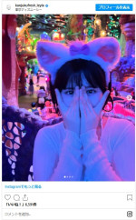 東京ディズニーシーでマリーちゃんの猫耳をつけて楽しむ池田レイラ ※「池田レイラ」インスタグラム