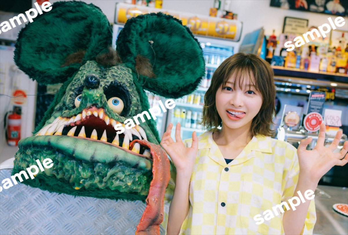 日向坂46・富田鈴花1st写真集、書店別特典カット一挙解禁！　新たな発売記念生配信も決定