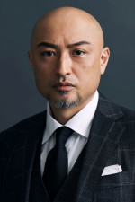 舞台『チェーホフを待ちながら』に出演する山内圭哉