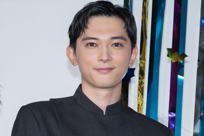 吉沢亮、映画『ババンババンバンバンパイア』初日舞台挨拶に登場