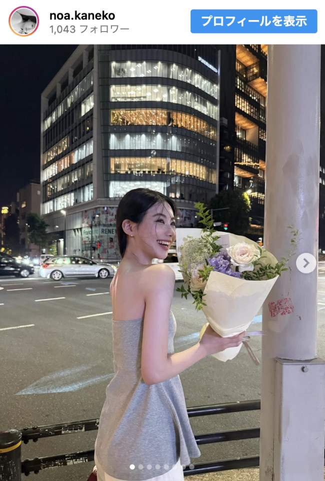 金子のあ、色香ただようソロショット ※「金子のあ」インスタグラム