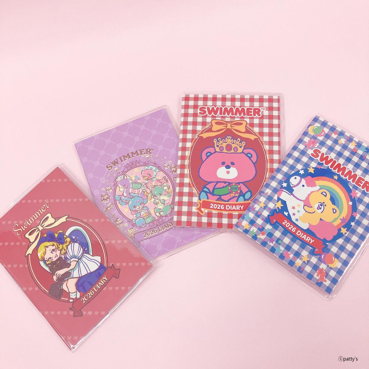 セリアに「SWIMMER」のスケジュール帳＆カレンダーが登場！　便利な年間一覧＆メモページ付き