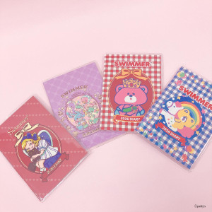 セリアに「SWIMMER」のスケジュール帳＆カレンダーが登場！　便利な年間一覧＆メモページ付き
