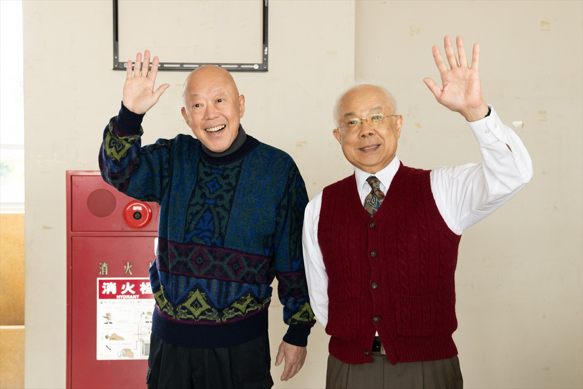 “甘利田”市原隼人、青森名物・せんべい汁に舌鼓　『おいしい給食 炎の修学旅行』新場面写真13枚一挙解禁