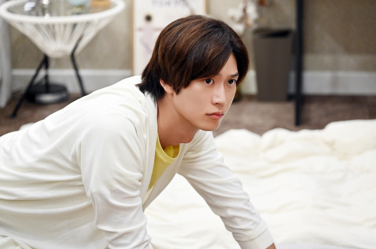 『初恋DOGs』第7話　“愛子”清原果耶、母を交えて“快”成田凌＆“ソハ”ナ・イヌと夕食を囲む