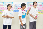 「ラヴィット！ロック 2025」終了後に囲み取材に応じた（左から）南波雅俊アナウンサー、おだみょん（おいでやす小田）、相席スタート・山添寛