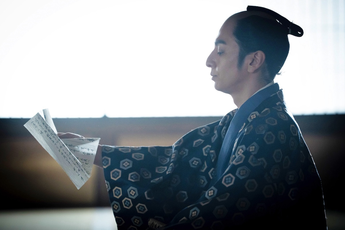 『べらぼう』“蔦重”横浜流星、友を弔い涙　励ます“歌麿”染谷将太にネット感動「グッとくる」「涙が止まらない」