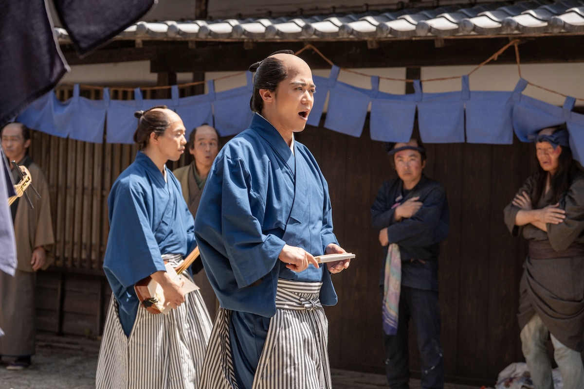 『べらぼう』“蔦重”横浜流星、友を弔い涙　励ます“歌麿”染谷将太にネット感動「グッとくる」「涙が止まらない」