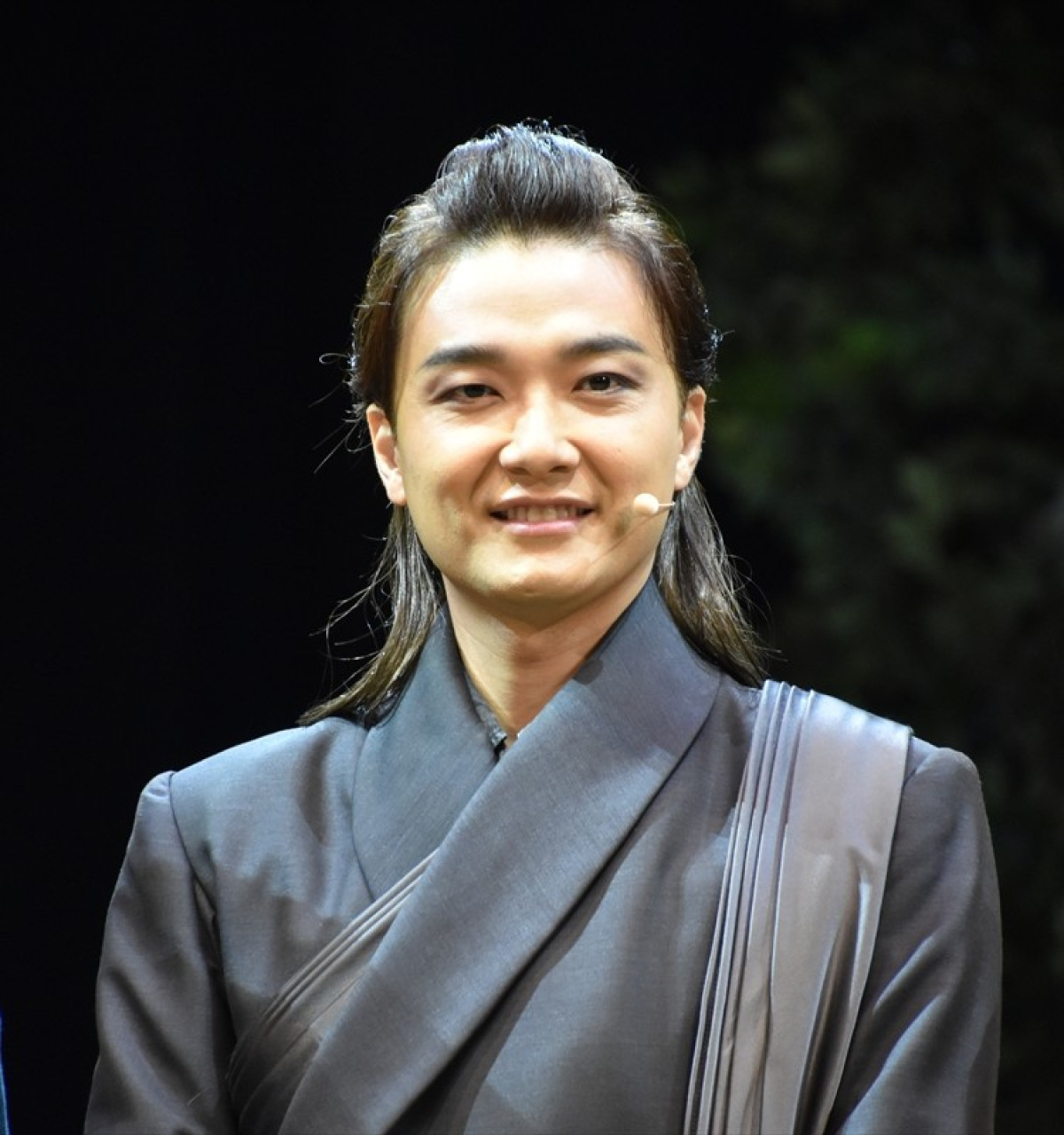 堂本光一、激しい動きで衣装が…「コンサートが終わる頃にはビリビリに」
