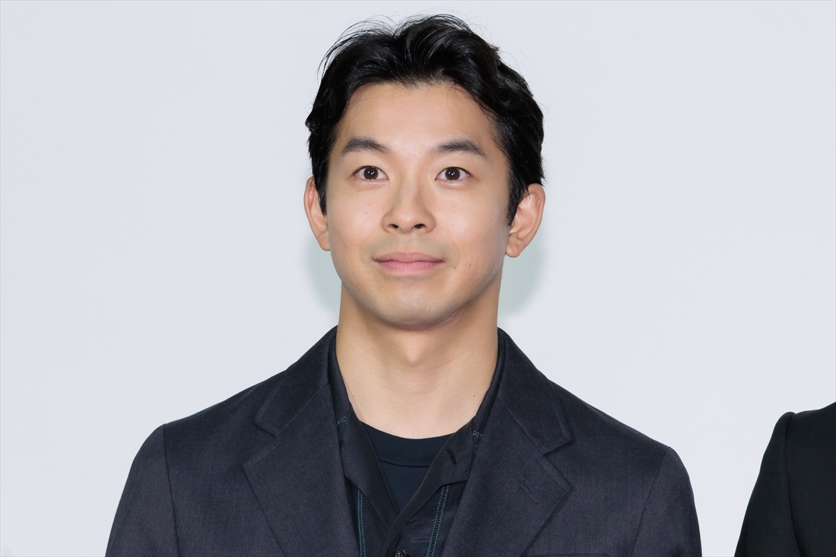 仲野太賀、父・中野英雄と親子共演　真正面での対峙に「誰かのいたずらかな？」