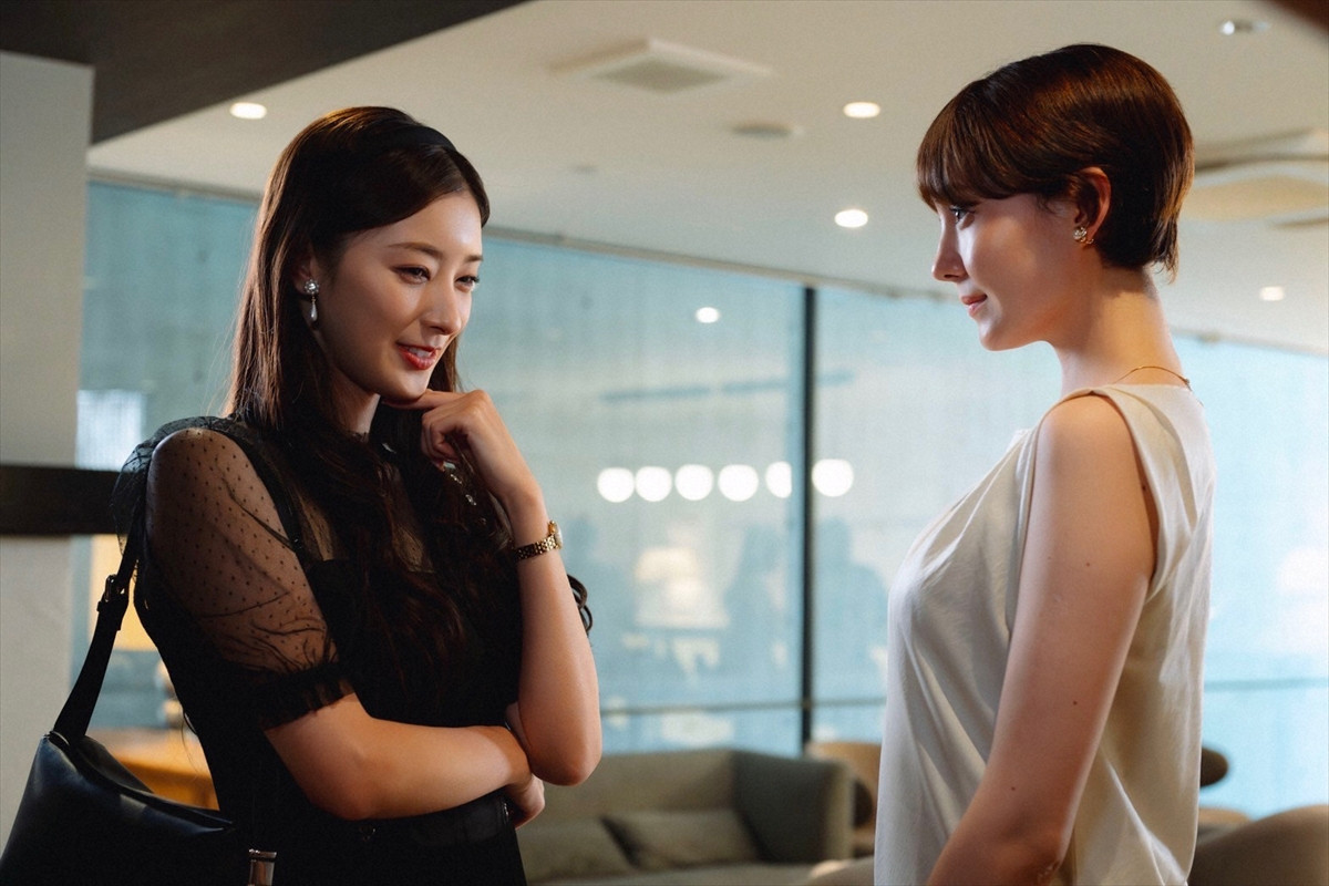 『レプリカ 元妻の復讐』第8話、“すみれ”トリンドル玲奈、“花梨”宮本茉由をIT企業CEOと引き合わせる
