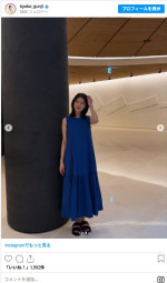 佇まいが優雅、美しい…郡司恭子アナの夏コーデ　※「郡司恭子」インスタグラム