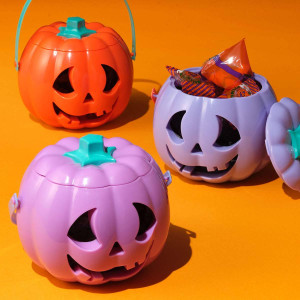 カルディの“ハロウィンアイテム”が超かわいい！　クッキー缶や黒猫グッズなど140種類以上展開