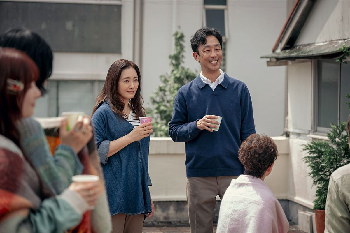 『小さい頃は、神様がいて』北村有起哉×仲間由紀恵らキャスト8名集合のポスター解禁！