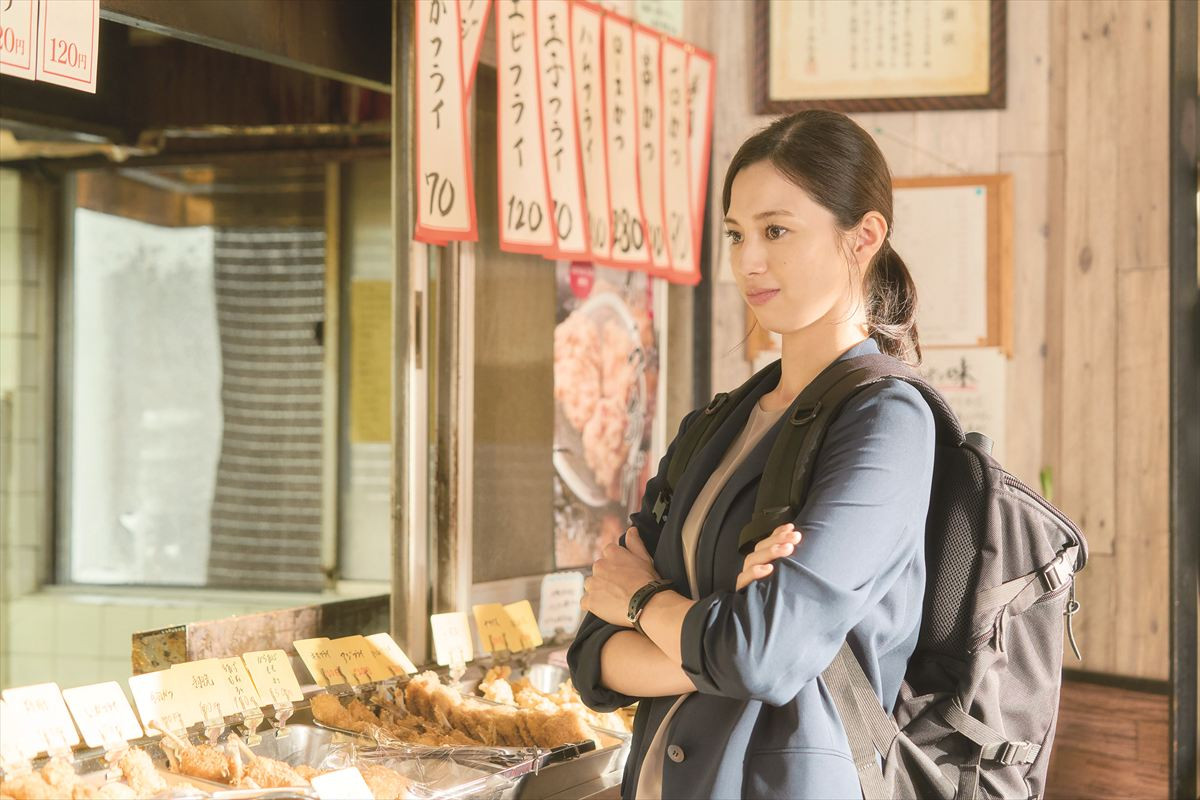 『ストロベリームーン』カメラマン・市橋織江による特別ビジュアル解禁　“大人組” 杉野遥亮＆中条あやみ切り取る場面写真も