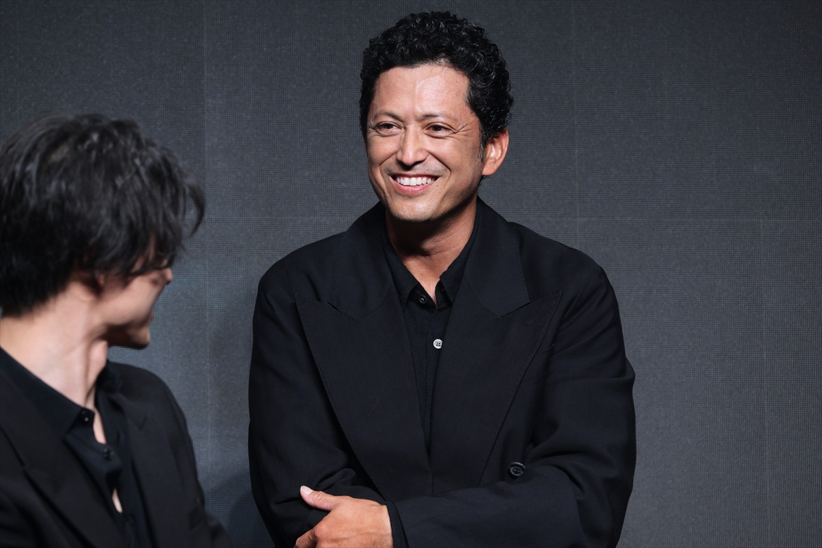 磯村勇斗、『今際の国のアリス』で共演の毎熊克哉と相思相愛「ずっとバディ」「もう離れられない」