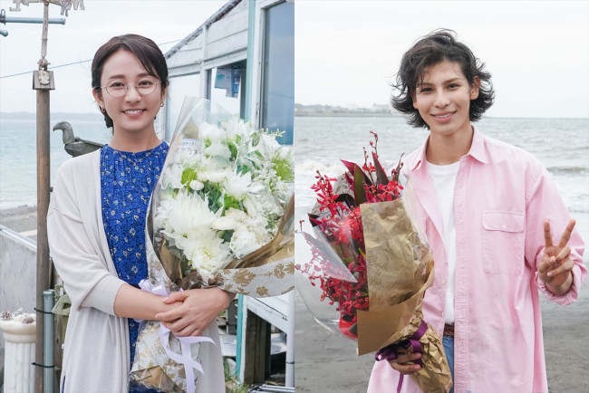ドラマ『愛の、がっこう。』クランクアップを迎えた（左から）木村文乃、ラウール