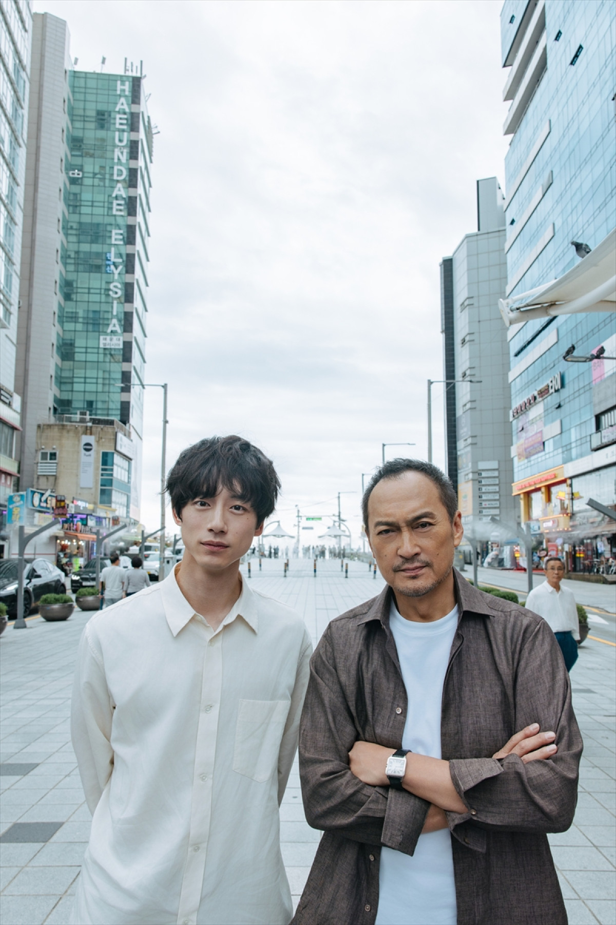 坂口健太郎＆渡辺謙、『盤上の向日葵』で釜山国際映画祭に登場　舞台挨拶で韓国語も披露