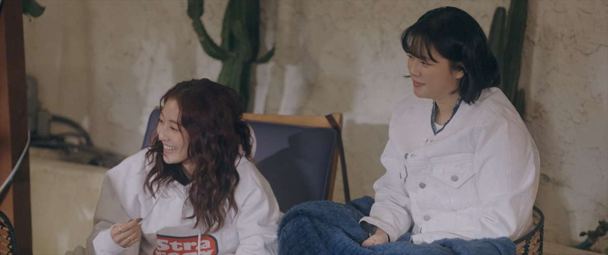 TWICEドキュメンタリー映画『ONE IN A MILL10N』メンバーの今を切り取った場面写真解禁　入プレ第1弾はビジュアルシート