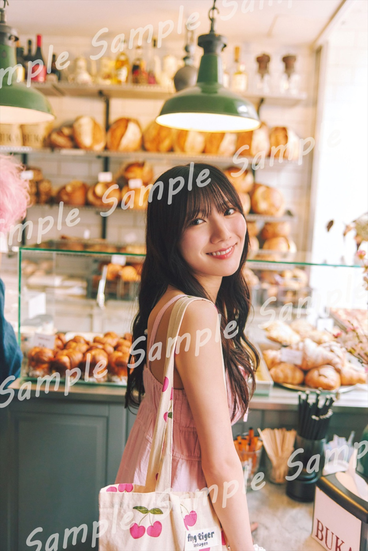 日向坂46・河田陽菜2nd写真集『テイクオフ』、紙面未掲載の書店別ポスター4種＆ポストカード特典14種絵柄解禁！