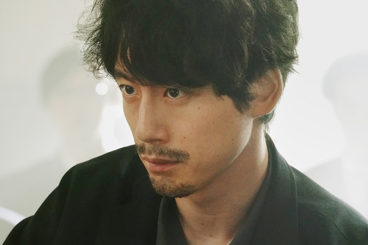 坂口健太郎へ渡辺謙からエール「恐れることなく、挑戦し続けてほしい」 息ぴったりの撮影は同じ“ボケ”で大笑い