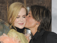 ニコール・キッドマン元夫キース・アーバン、インタビューでの居心地悪そうな反応が話題に