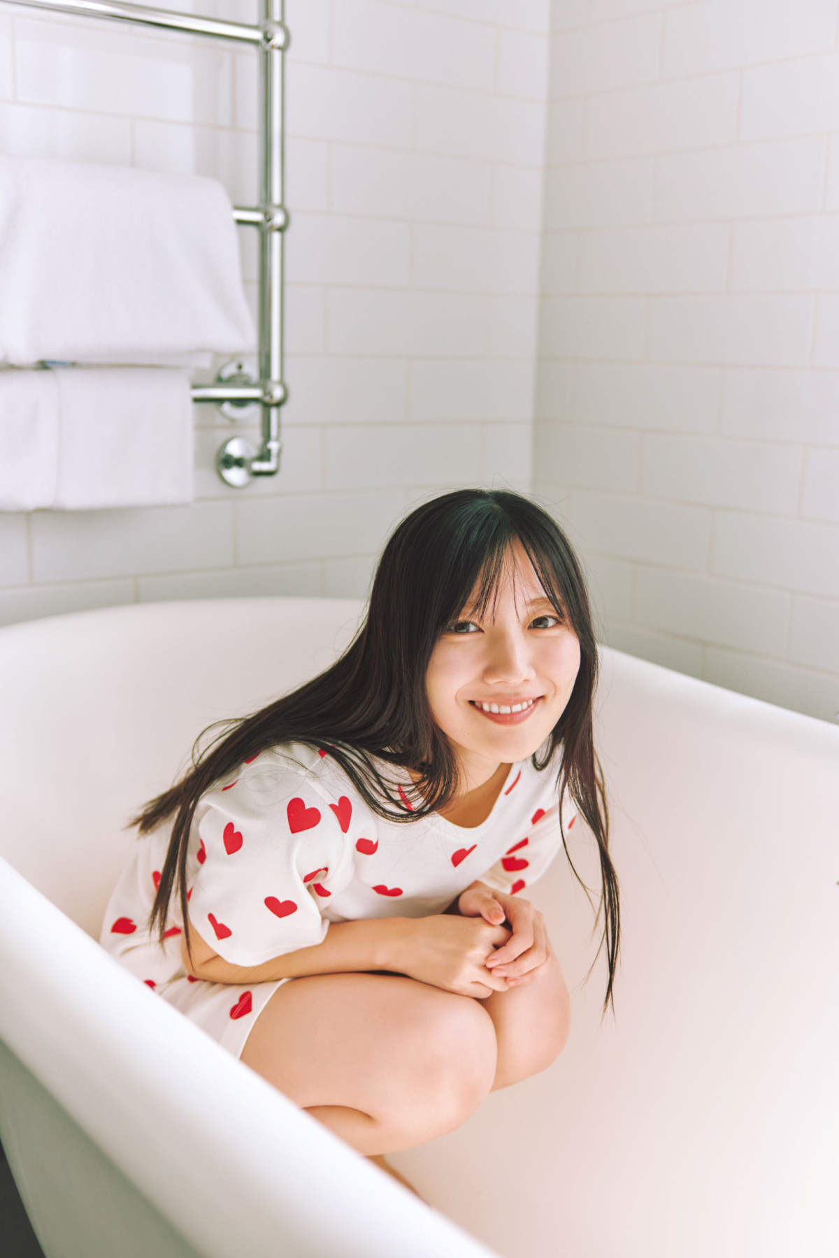 日向坂46・河田陽菜2nd写真集『テイクオフ』先行カット