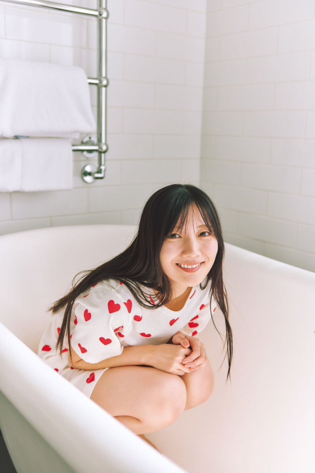 日向坂46・河田陽菜2nd写真集『テイクオフ』先行カット