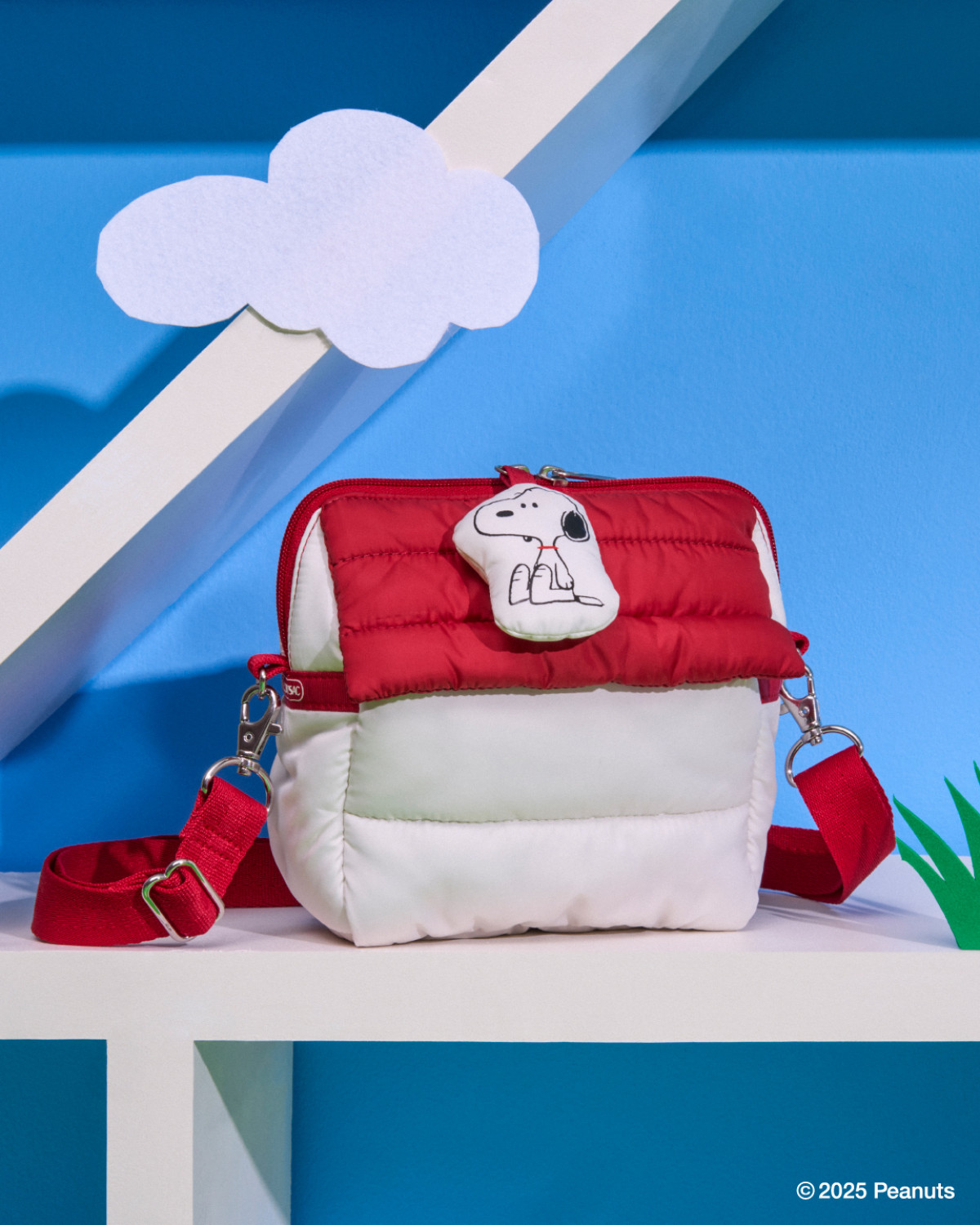 スヌーピーのおうちがショルダーバッグに! 『PEANUTS』×「レスポートサック」10.29発売