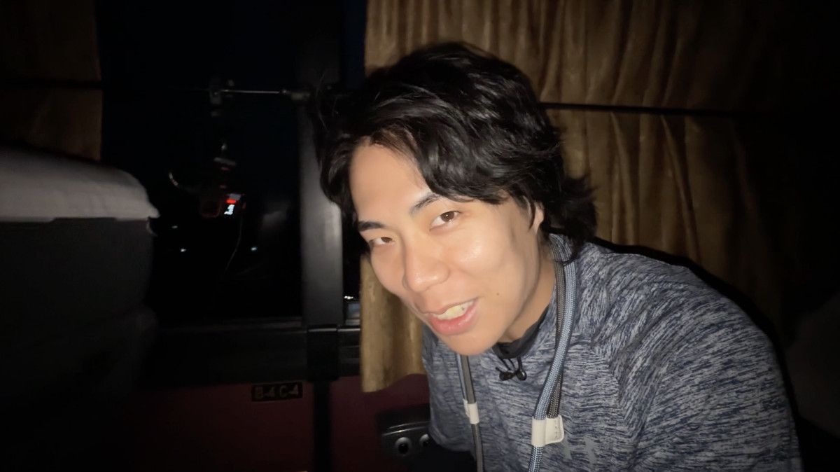 『世界の果てに、くるま置いてきた』#5より