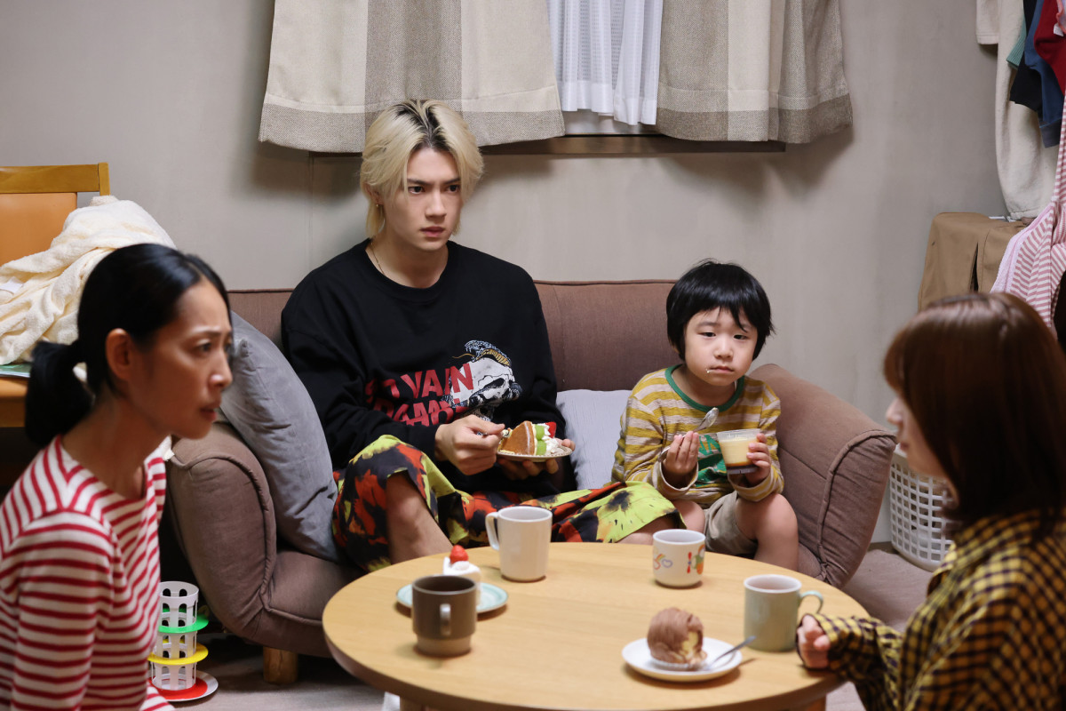 『ESCAPE』第2話“結以”桜田ひより＆“大介”佐野勇斗、予期せぬ事態に巻き込まれる