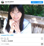 冨里奈央が撮影した制服姿の五百城茉央　※「五百城茉央」インスタグラム