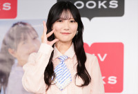 日向坂46・河田陽菜、2nd写真集「テイクオフ」発売記念取材会見に登場