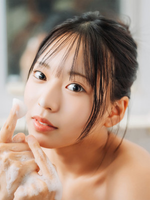 奥村桃夏の最新デジタル写真集『♡桃色最強伝説♡』（ワニブックス）より