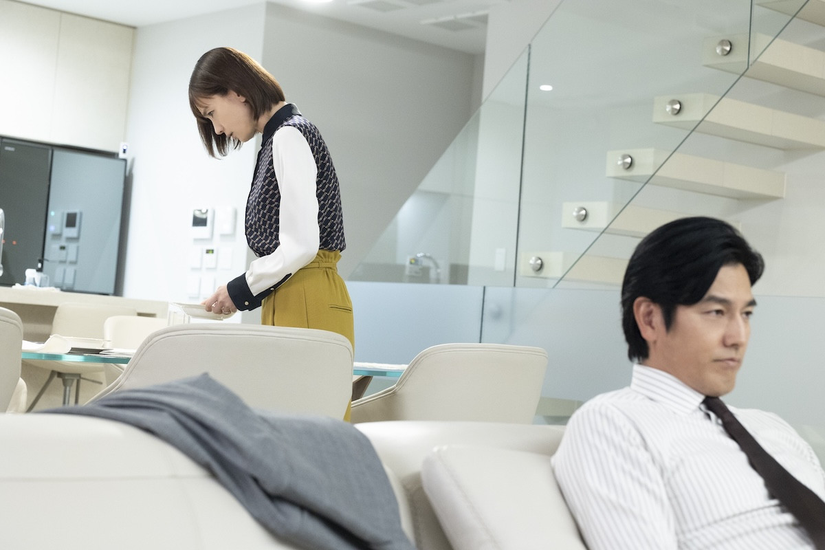 『終幕のロンド』第8話 “鳥飼”草なぎ剛、被害者を隠蔽する御厨家の闇に迫る