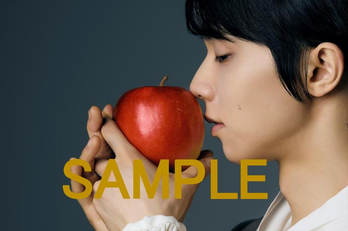 羽生結弦、写真集を来年2.3発売決定！　魅力たっぷり笑顔から妖艶な表情まで