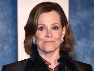 『アバター』シガニー・ウィーバー、キャメロン監督の“反AI”技術を称賛