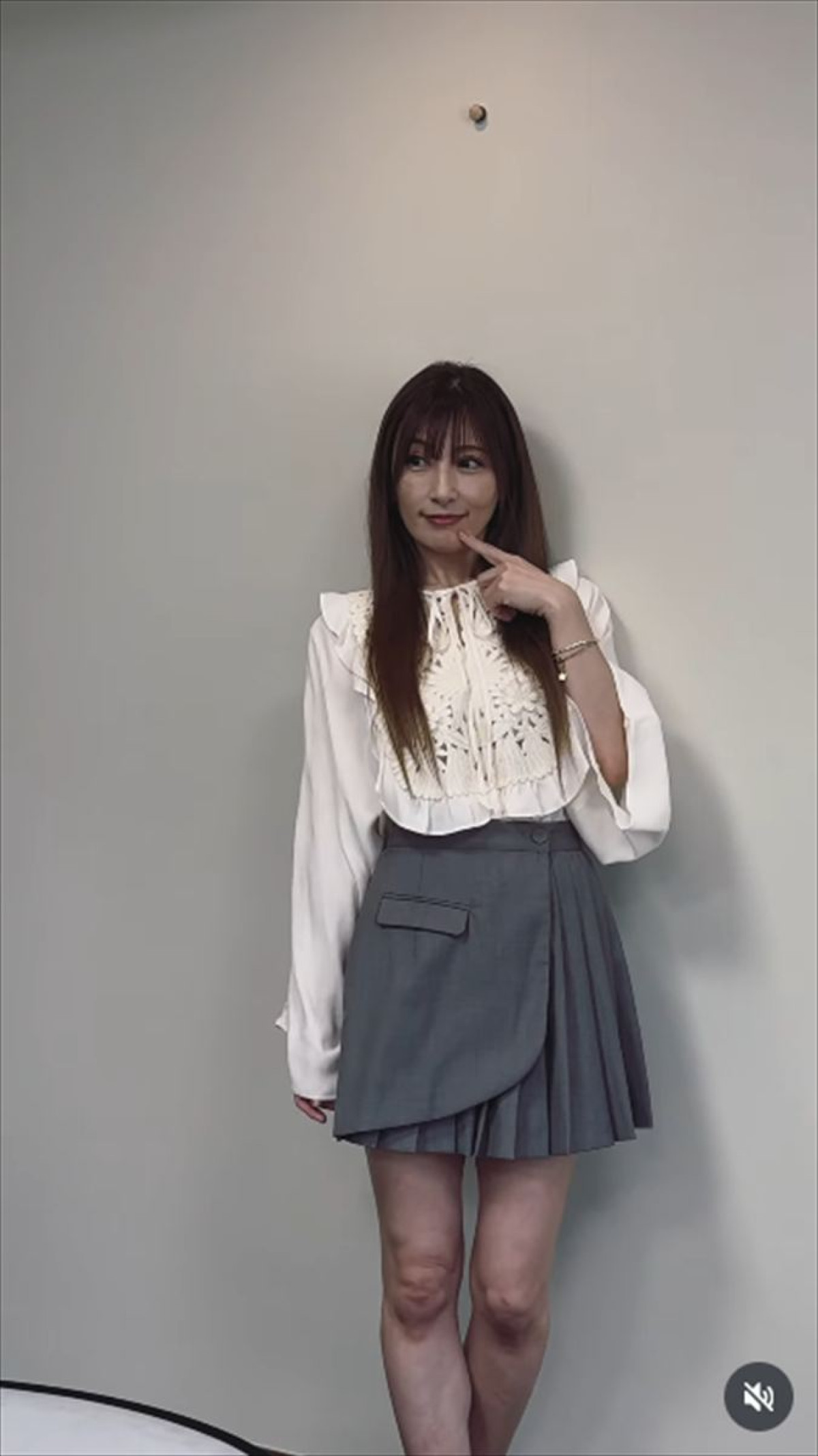 ほしのあき48歳、かとうれいこ56歳ら4、50代美女のミニスカ姿が「スタイル抜群」「魅力的」　絶賛の声集まる