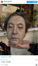 模型と分かってもちょっと怖い！　ムロツヨシの生首　※「ムロツヨシ」インスタグラム