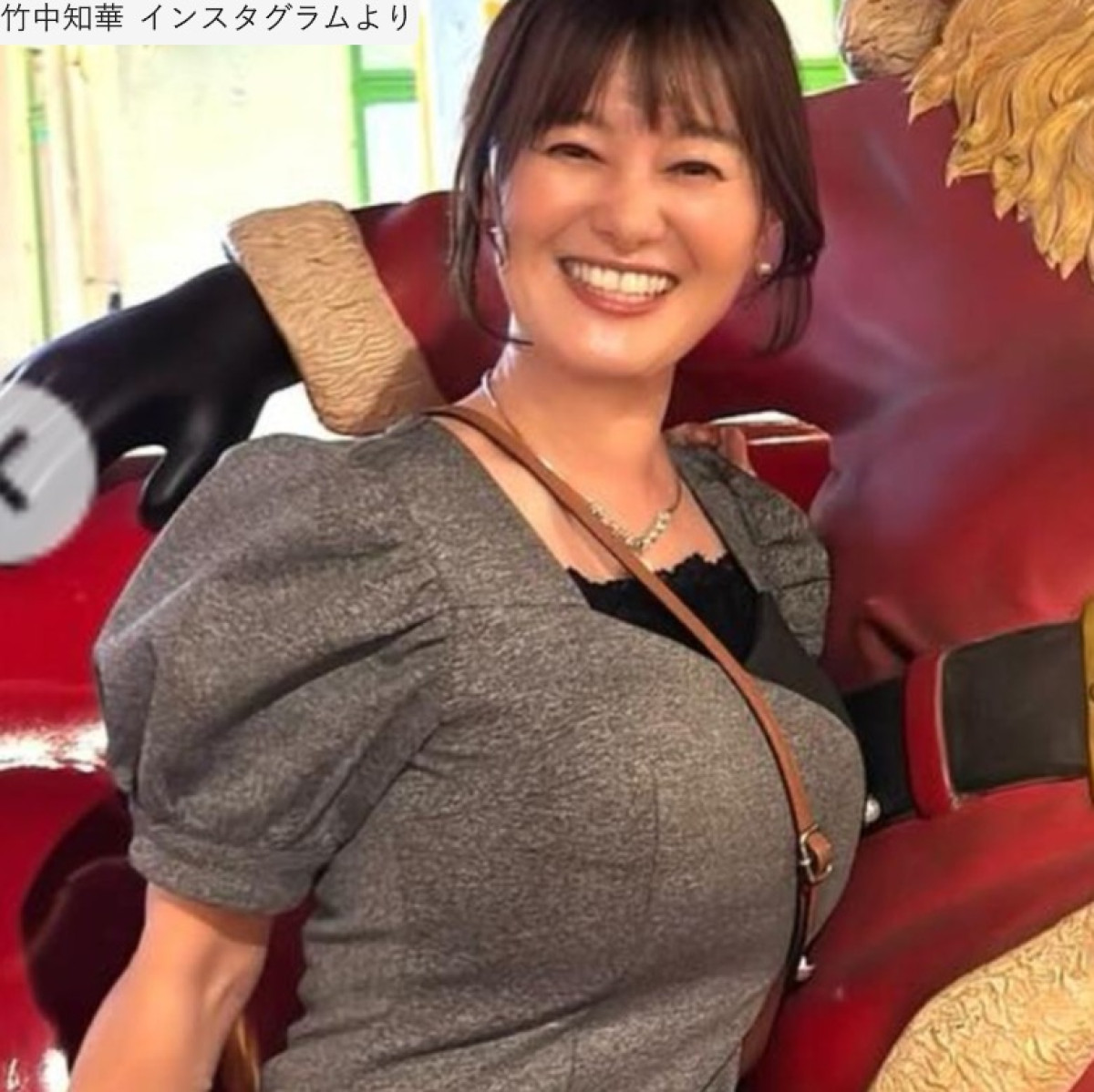 グラビア話題の43歳・元NHKアナウンサー、ミニ丈ワンピ姿が「魅力スゴイ」「スタイル抜群」と絶賛の声