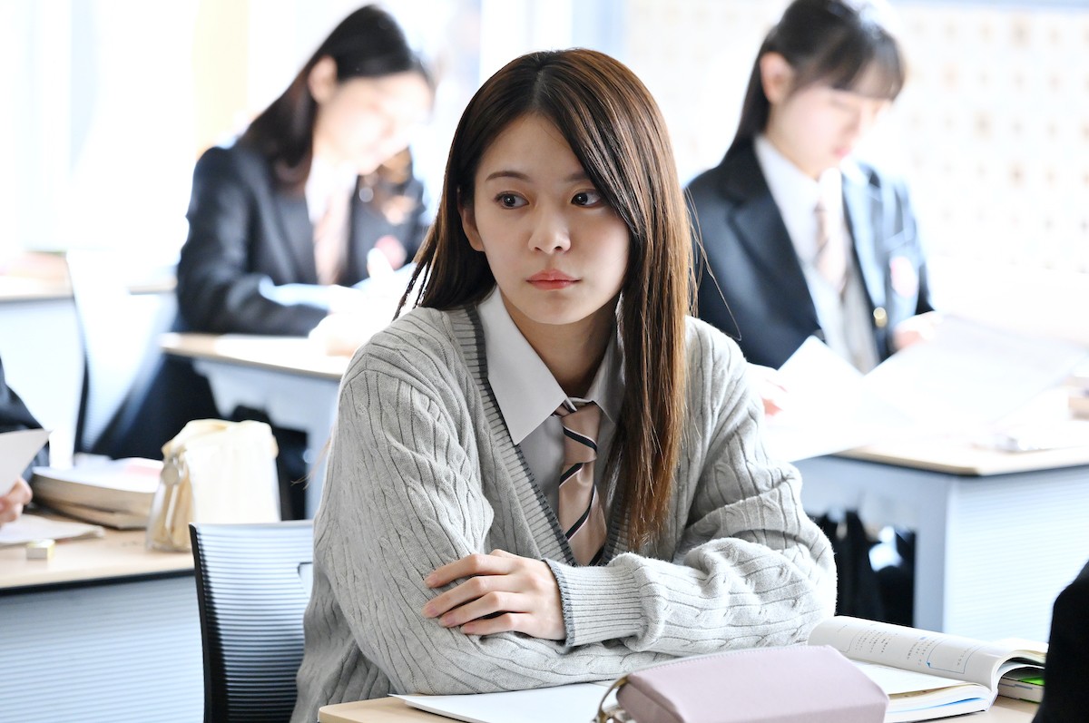『御上先生』第2話　“御上”松坂桃李、“神崎”奥平大兼による不倫記事について生徒たちに討論させる