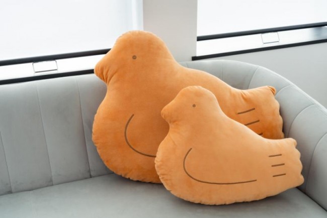 「鳩サブレー」の“クッション”が登場！　2．2から抽選受付を開始