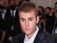 ジャスティン・ビーバー、マリファナ吸引ショットを公開！？