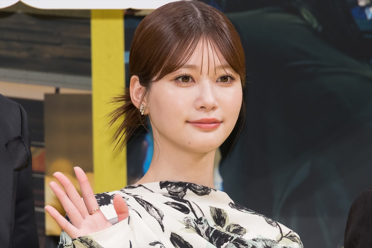 阿部寛、初のキャスター役でセリフ量は“過去最高”　生見愛瑠「信じられないぐらいのセリフ量を一発でこなされていた」